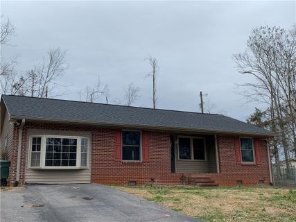616 Beech Drive sold home in Sue Gignilliat, Seneca, SC