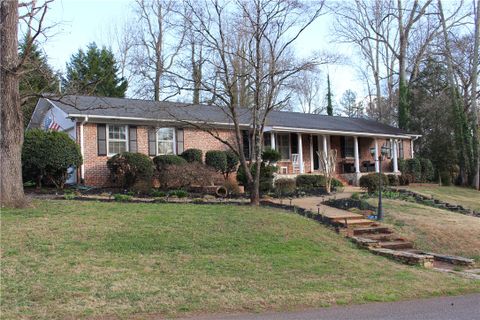 102 Canterbury Road sold home in Forest Hills, Pendleton, SC