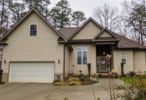 405 Maple Avenue sold home in Northwoods, Seneca, SC
