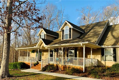 204 Edens Oaks Court sold home in Edens Ridge, Six Mile, SC