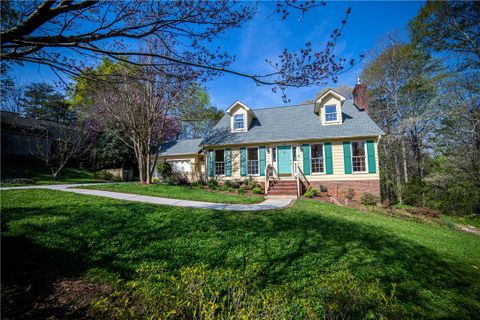 102 Camelot Road