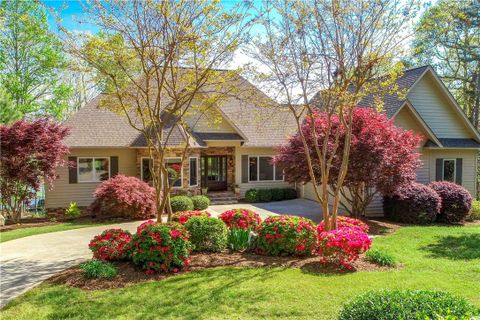 604 Eastview Court