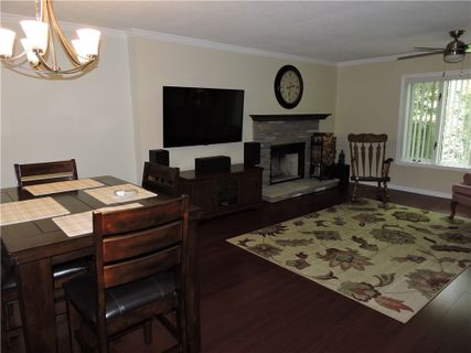 100 Northlake Drive 303