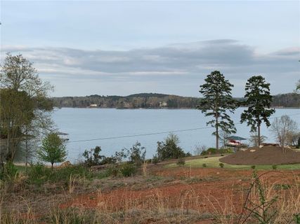 725 Navigators Pointe sold home in Beacon Shores, Seneca, SC