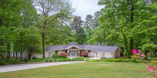 320 Stephen King Drive