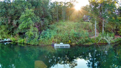 330 Whitewater Lake Road sold home in Whitewater Lake, Tamassee, SC