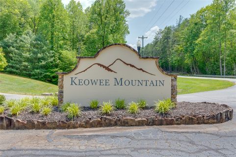 210 Cliffside Trail