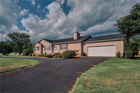 1903 Queen Drive