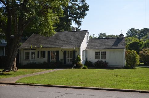 226 Moultrie Square