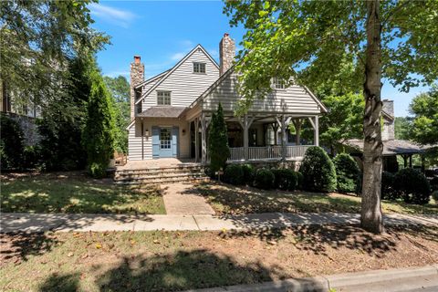 125 North Lawn Drive