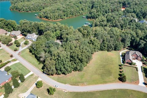 112 Topsail Drive